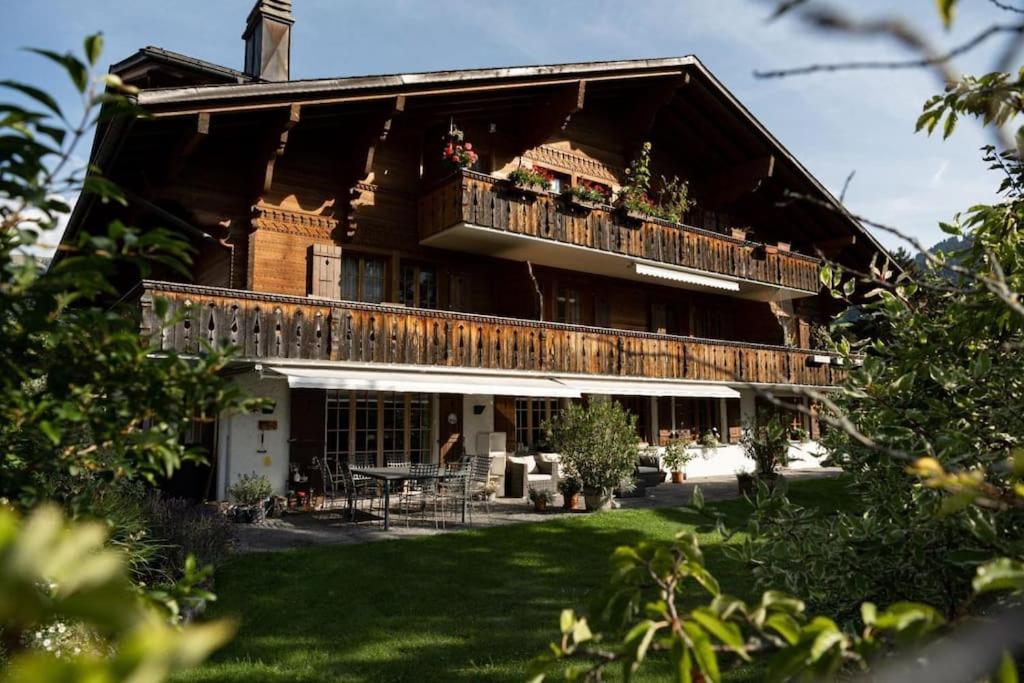 Charming Alpine Apartment Gstaad Luaran gambar